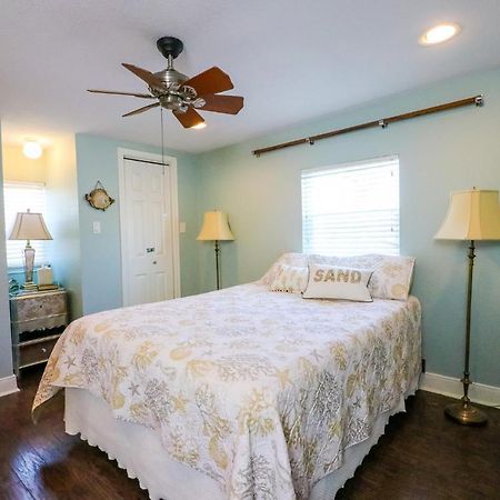 Perfect Location Spacious Yard Coffee Bar At This Lovely Beach Home Galveston Exterior foto
