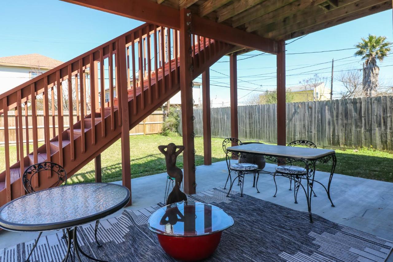 Perfect Location Spacious Yard Coffee Bar At This Lovely Beach Home Galveston Exterior foto