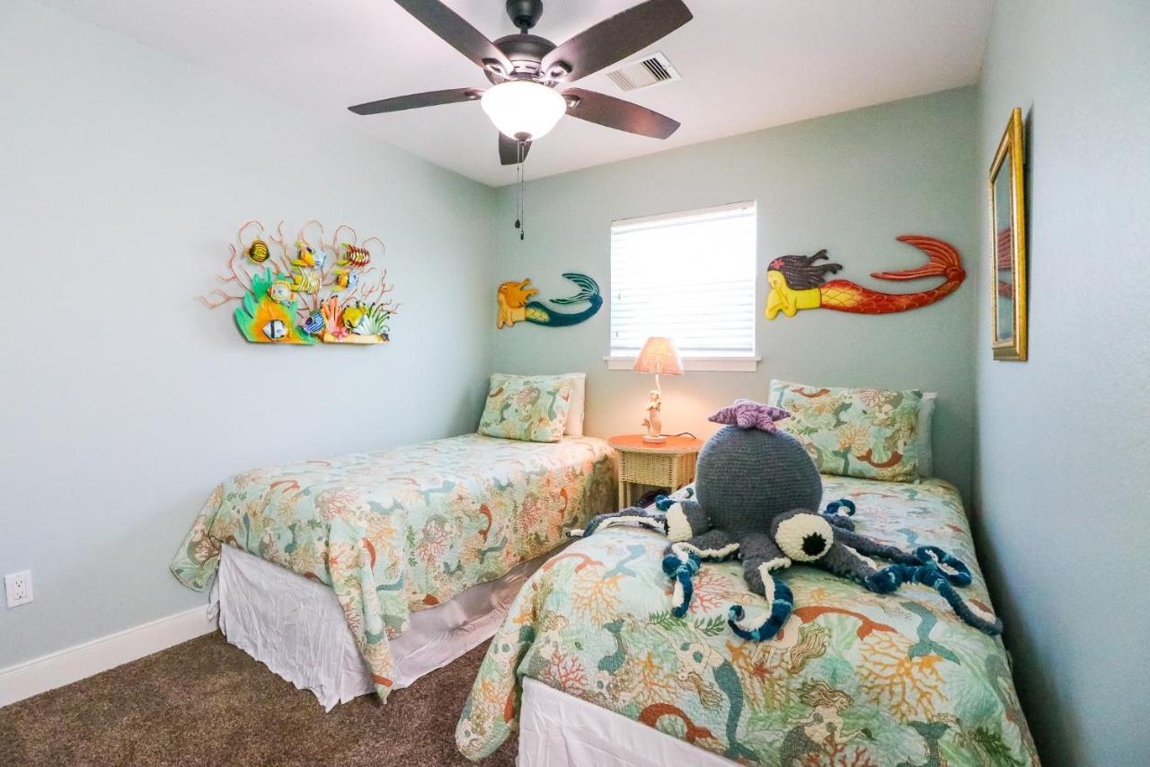 Perfect Location Spacious Yard Coffee Bar At This Lovely Beach Home Galveston Exterior foto