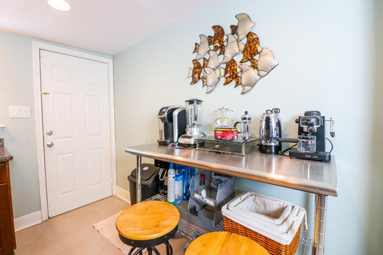 Perfect Location Spacious Yard Coffee Bar At This Lovely Beach Home Galveston Exterior foto